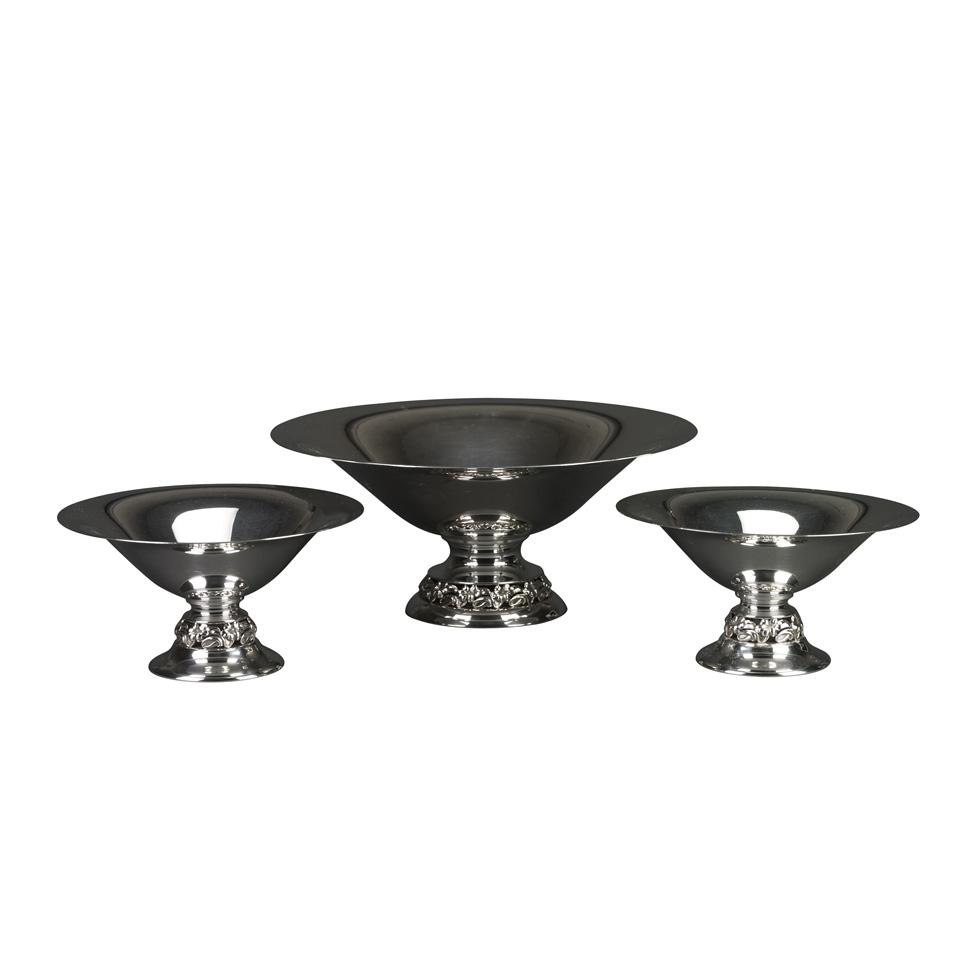 Suite of Three American Silver Footed Bowls, Mueller Kaiser Co., St. Louis, Missouri, 20th century