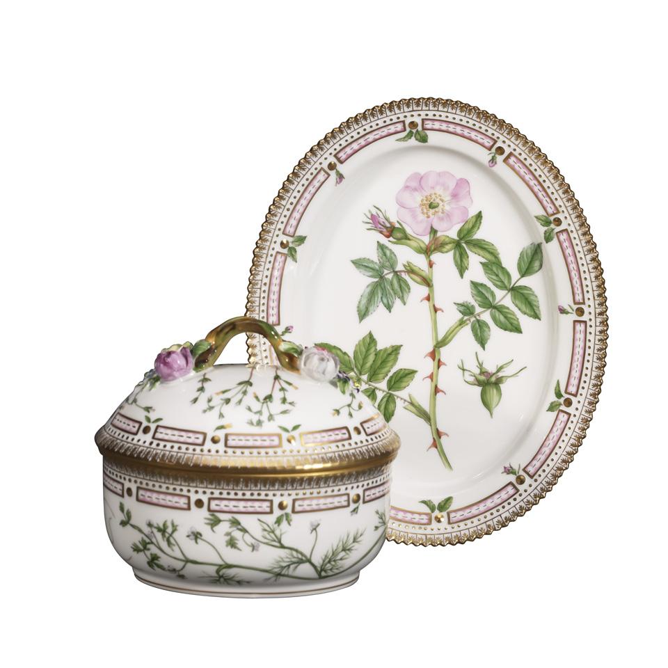 Royal Copenhagen ‘Flora Danica’ Covered Tureen and Stand, 20th century