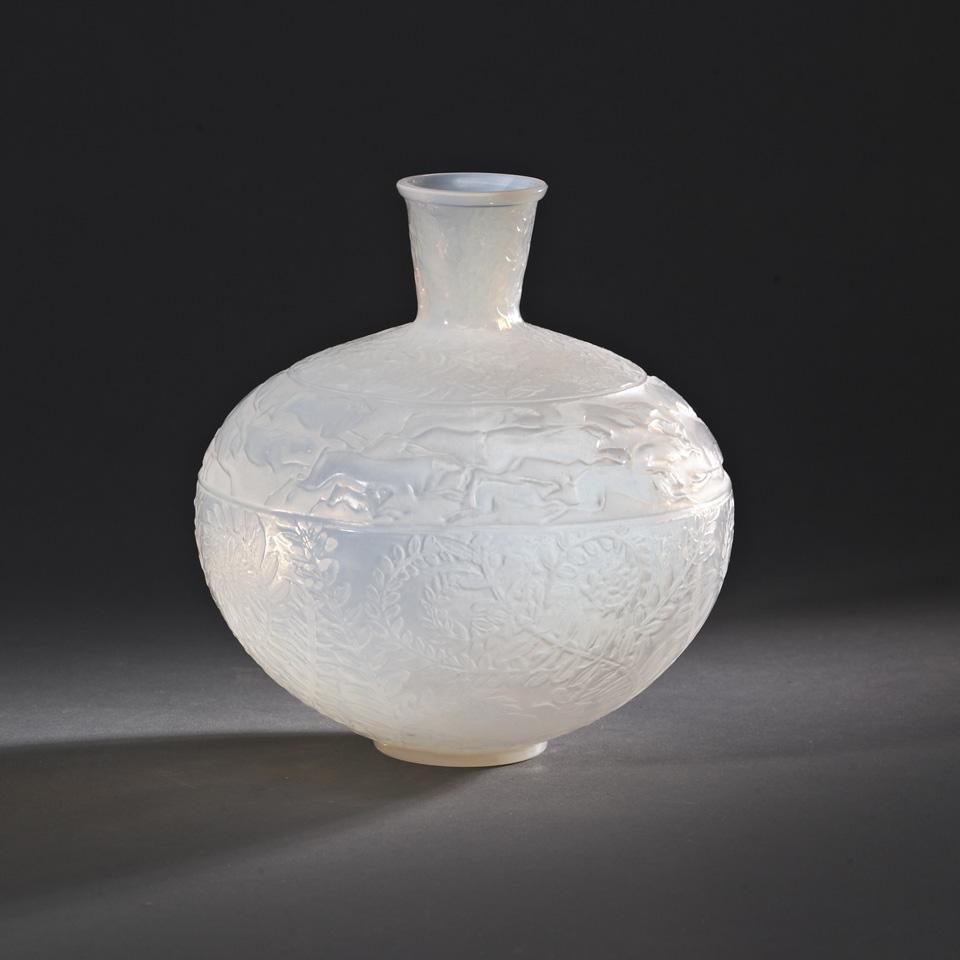 ‘Lièvres’, Lalique Opalescent Glass Vase, c.1925