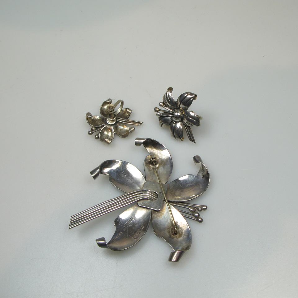 Isidro Garcia Pîna Mexican Sterling Silver Floral Brooch And Screw-Back Earrings