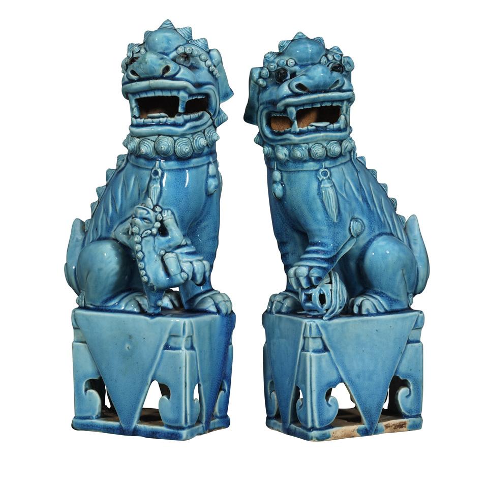 Pair of Export Turquoise Ground Fu-Lions, Early 20th Century