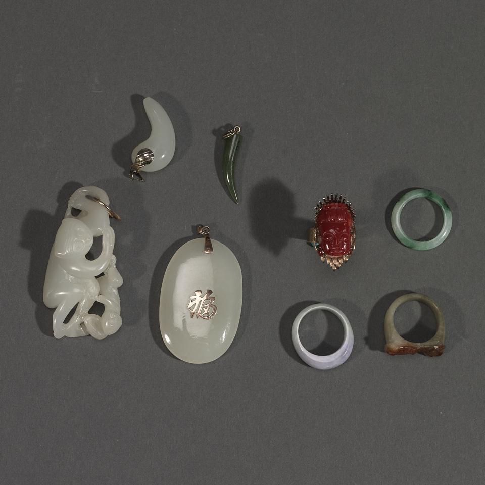 Assortment of Hardstone Jewelry 