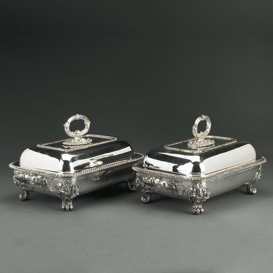 Pair of Sheffield Plated Covered Warming Dishes, c.1820