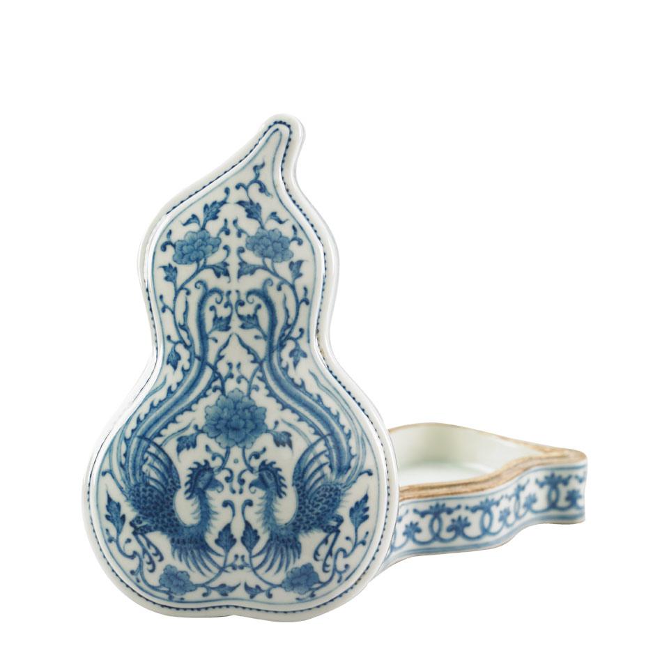 Blue and White Double Gourd Box and Cover, Qianlong Mark