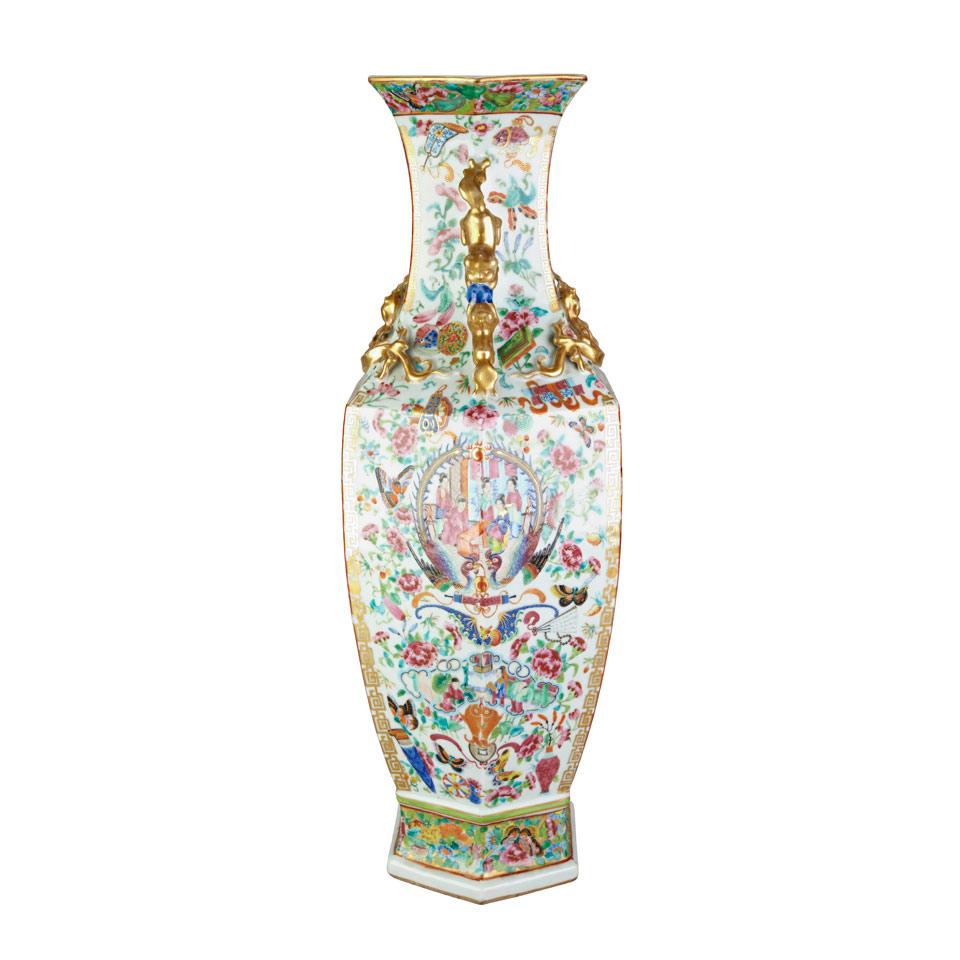 Export Famille Rose ‘Ladies’ Vase, 19th Century