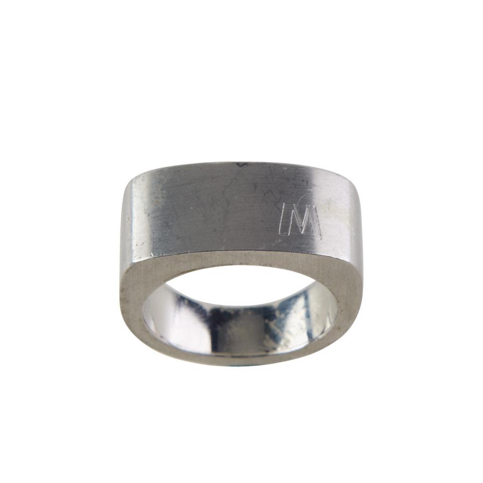 Men’s Platinum Signet Ring