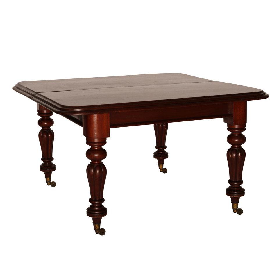 William IV Mahogany Dining Table with two extension leaves on bulbous carved legs