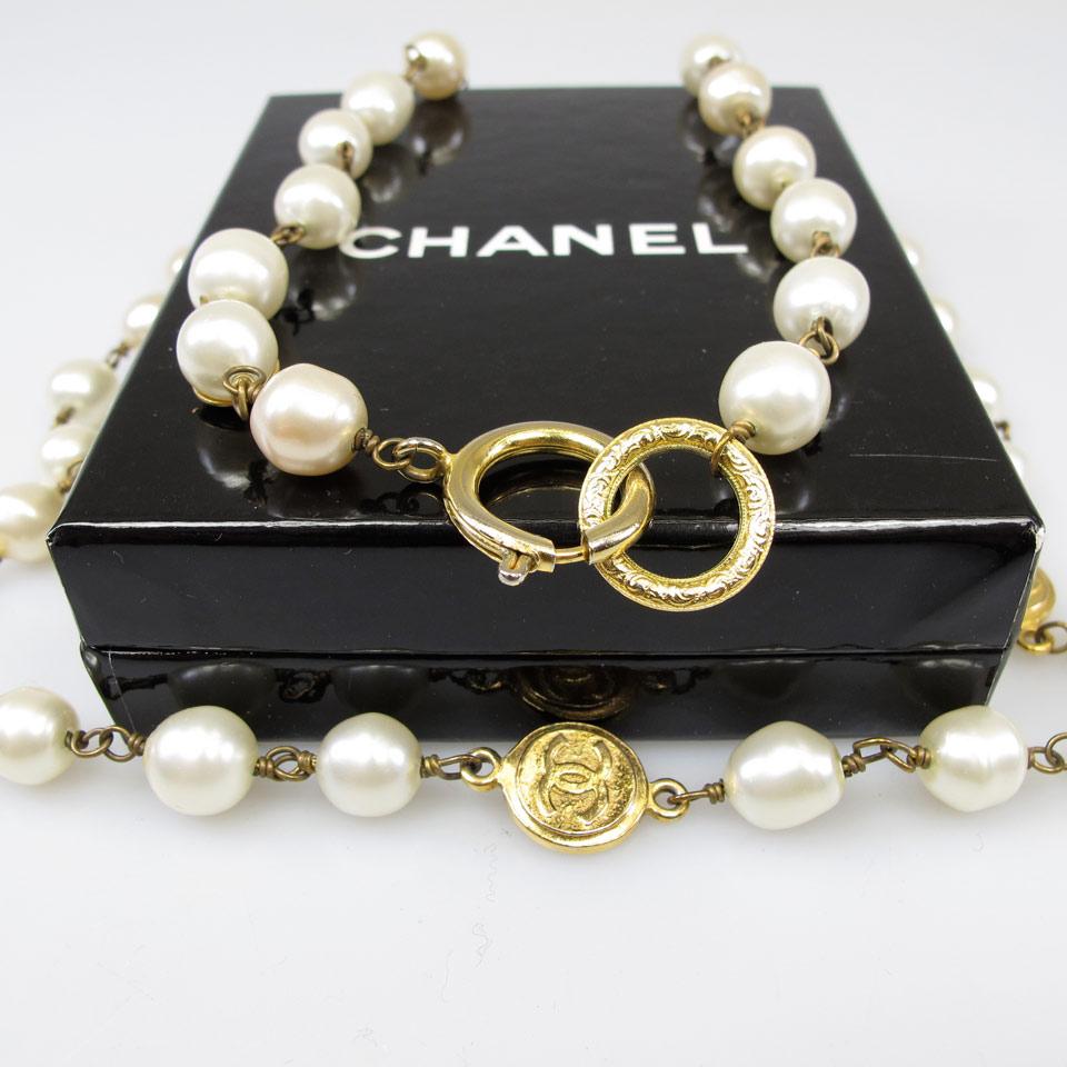 Chanel Gold Tone Metal And Faux Pearl Necklace