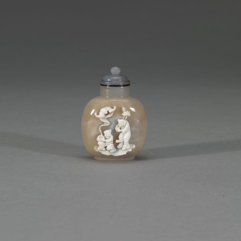 Carved Agate Snuff Bottle, 19th Century