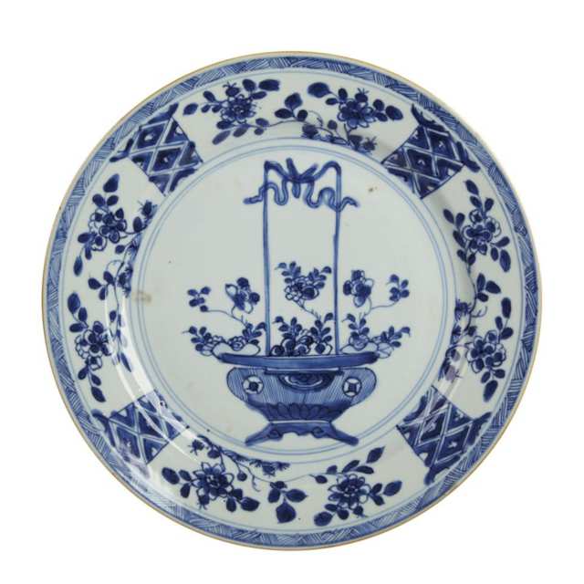 Four Export Blue and White ‘Floral Bouquet’ Plates, Kangxi Period (1662-1722)
