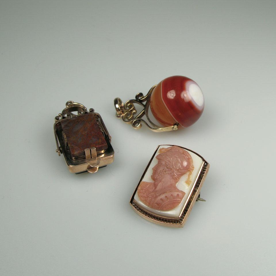 Yellow Gold Brooch And 2 Yellow Gold Pendants