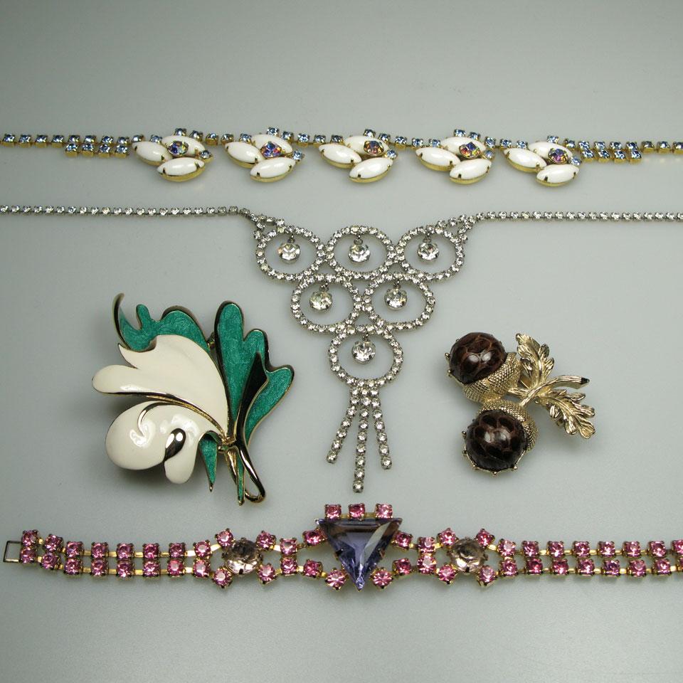 Large quantity of costume, silver and gold jewellery