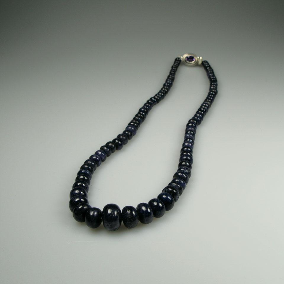 Single Graduated Strand Of Sapphire Beads