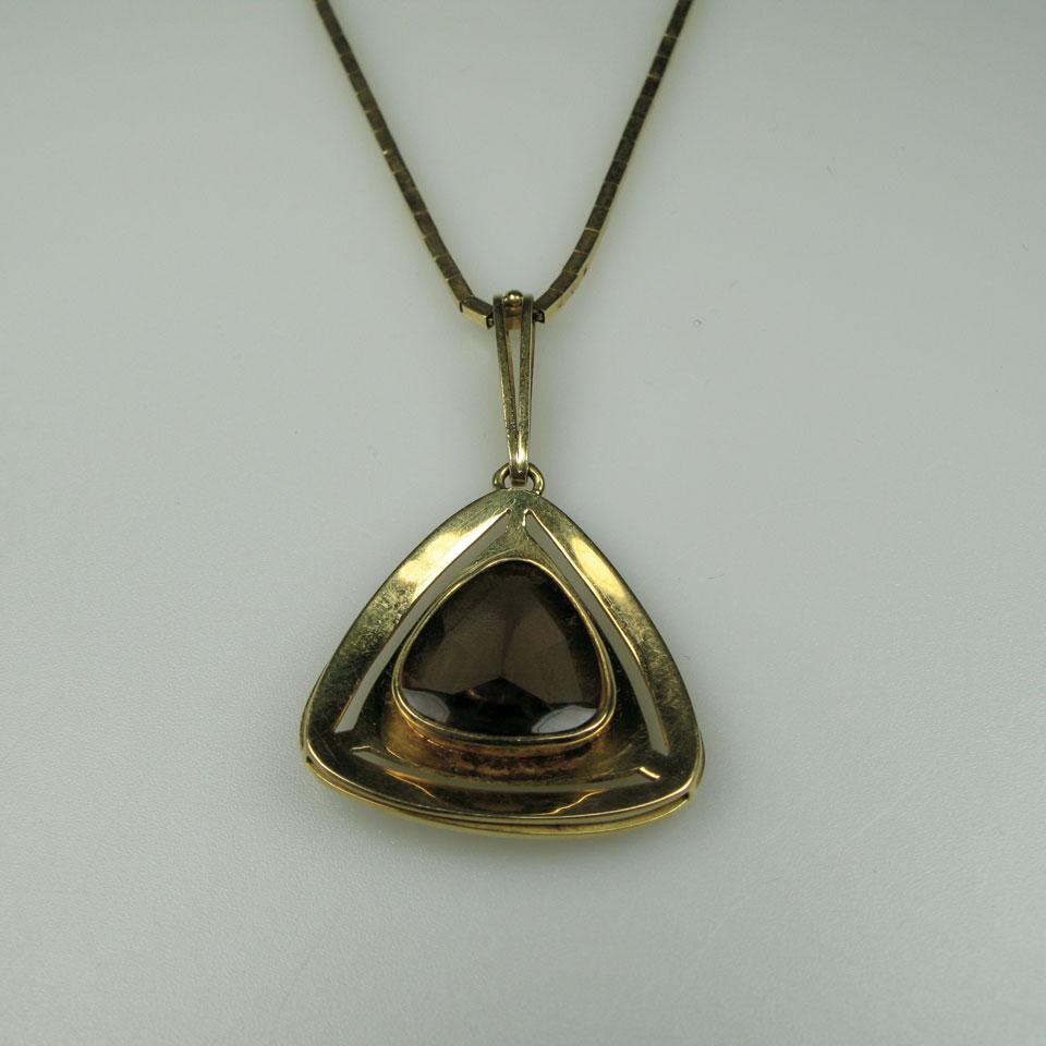 18k Yellow Gold Chain And Pendant 