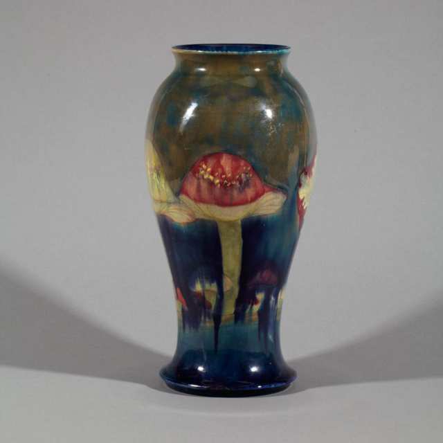 Moorcroft Claremont Vase, c.1916-18