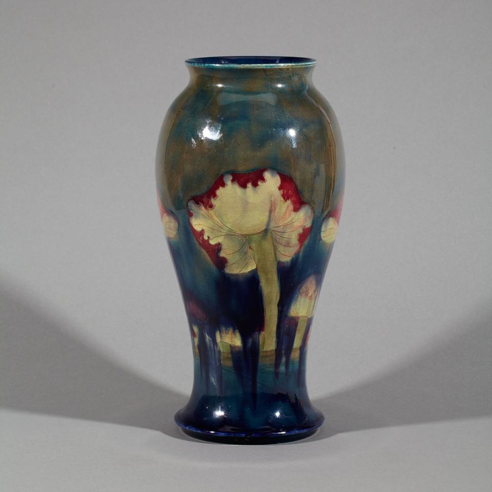 Moorcroft Claremont Vase, c.1916-18