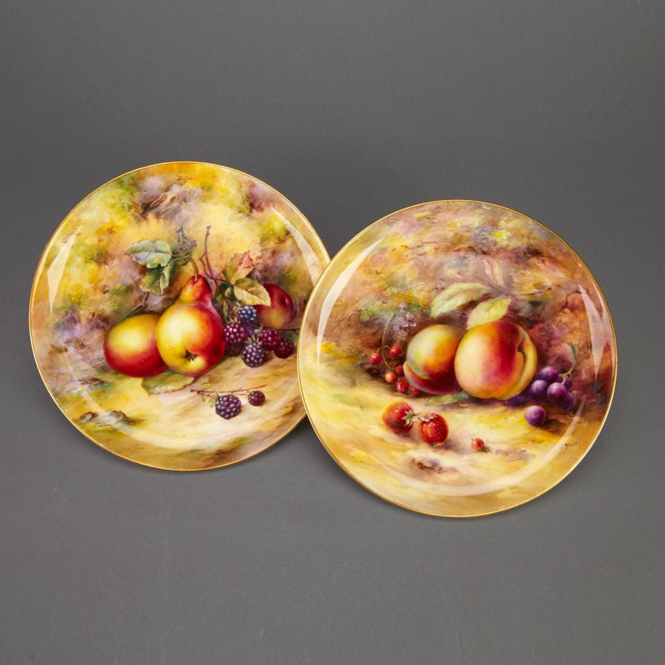 Pair of Royal Worcester Fruit Plates, Harry Stinton and William Bagnall, 1928
