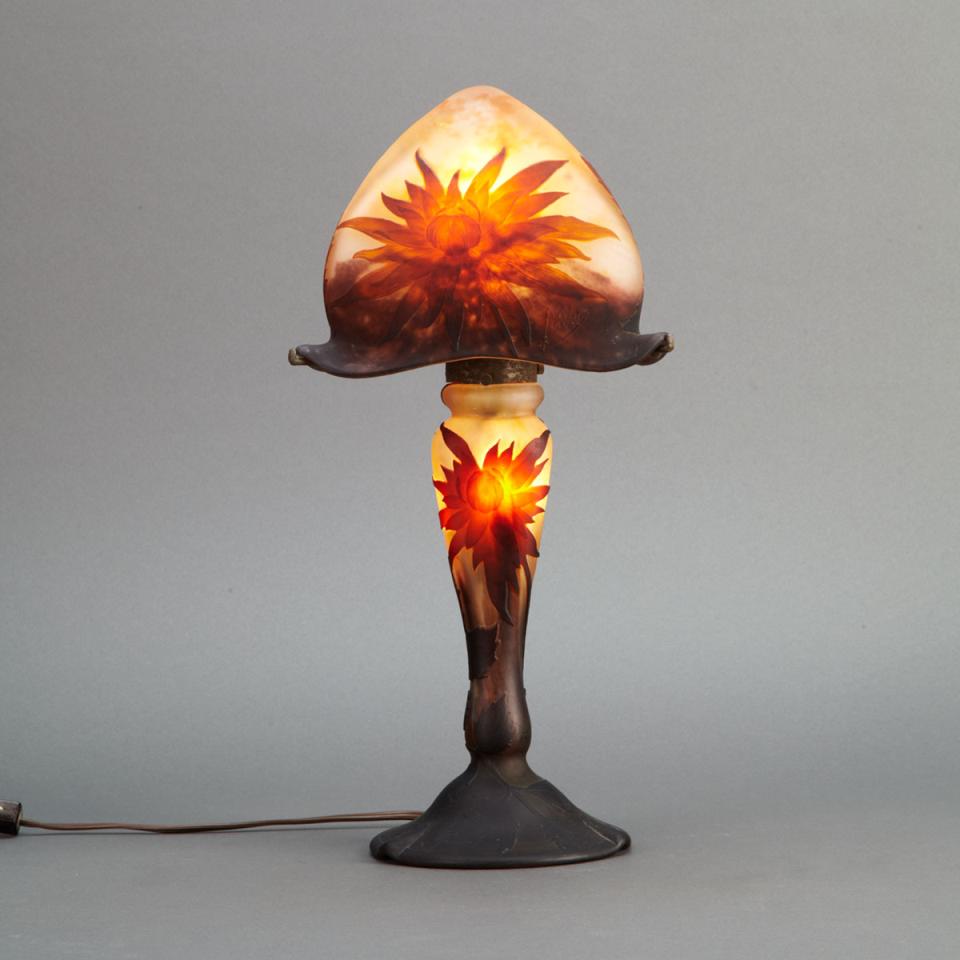 Daum Cameo Glass Dahlia Table Lamp, early 20th century
