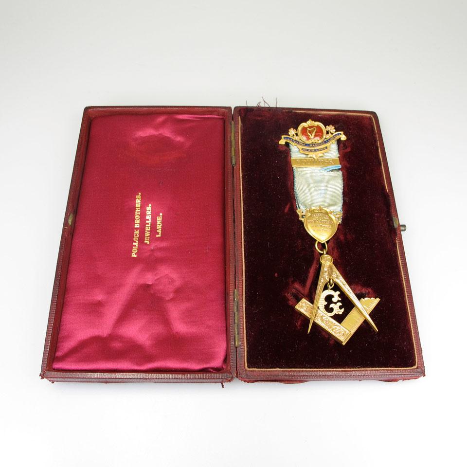 English 15k Yellow Gold Masonic Medal