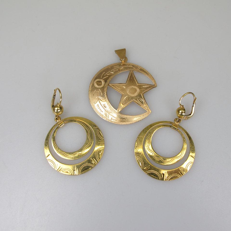 Pair Of 18k Yellow Gold Drop Earrings