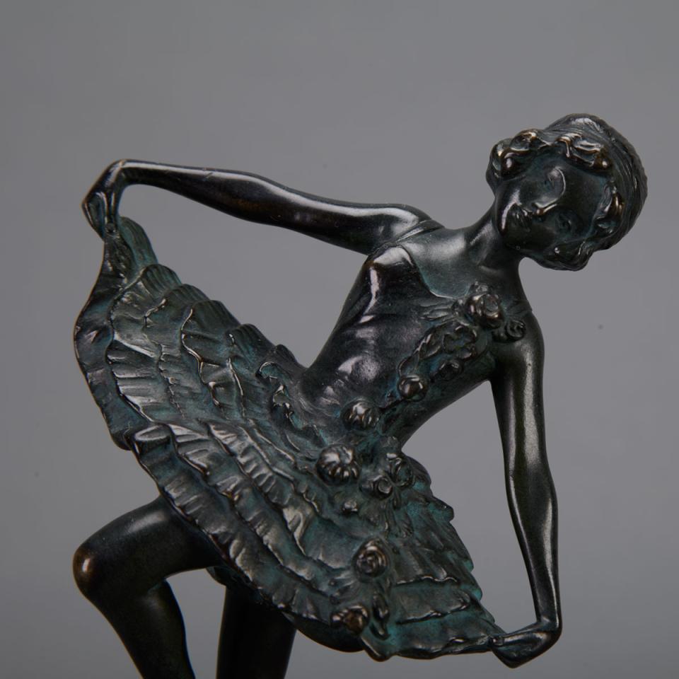 Austrian Bronze Figure of a Young Ballerina en Pointe, c.1930