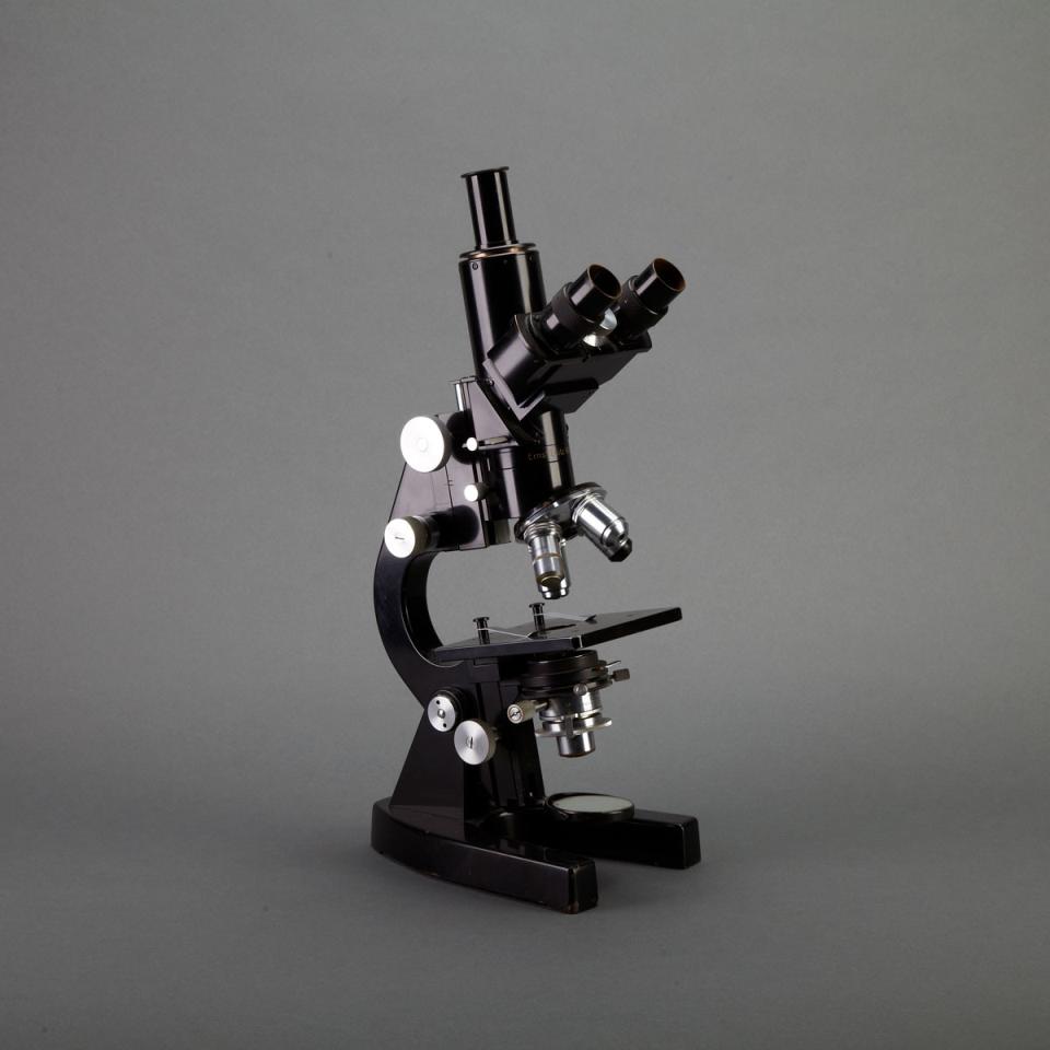 German Black Lacqured Binocular/Monocular Compound Microscope, Ernst Leitz Wetzlar, c.1951