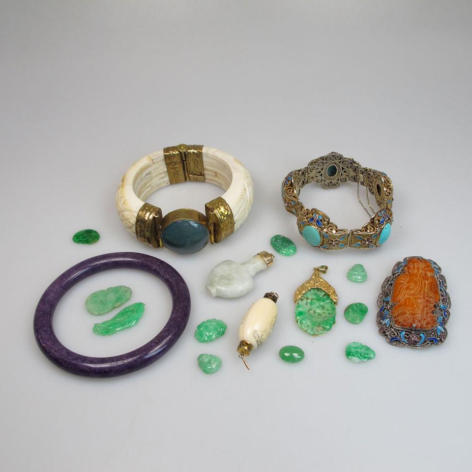 Small Quantity Of Jade Jewellery, Etc
