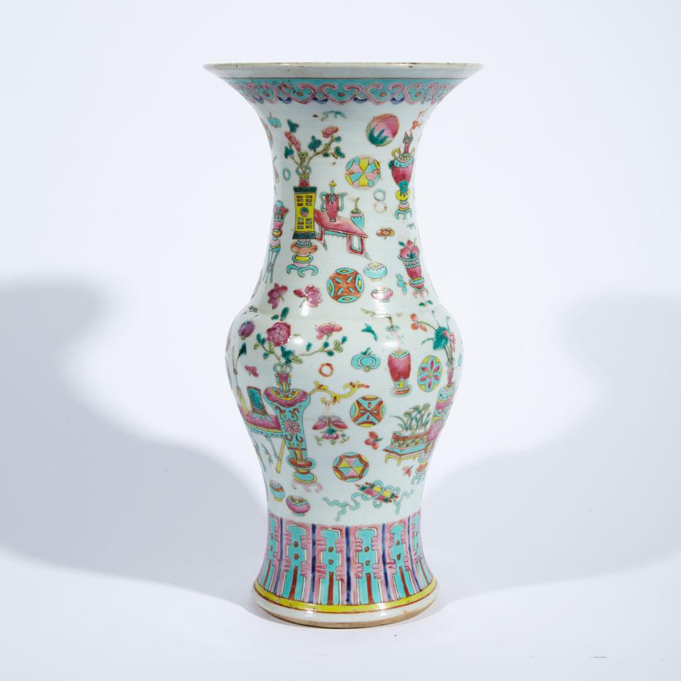 Famille Rose ‘100 Antiques’ Vase 