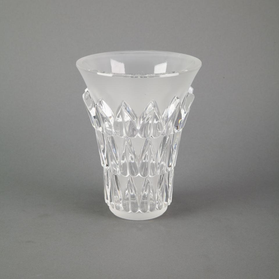 ‘Feuilles’, Lalique Moulded and Frosted Glass Vase, post-1945