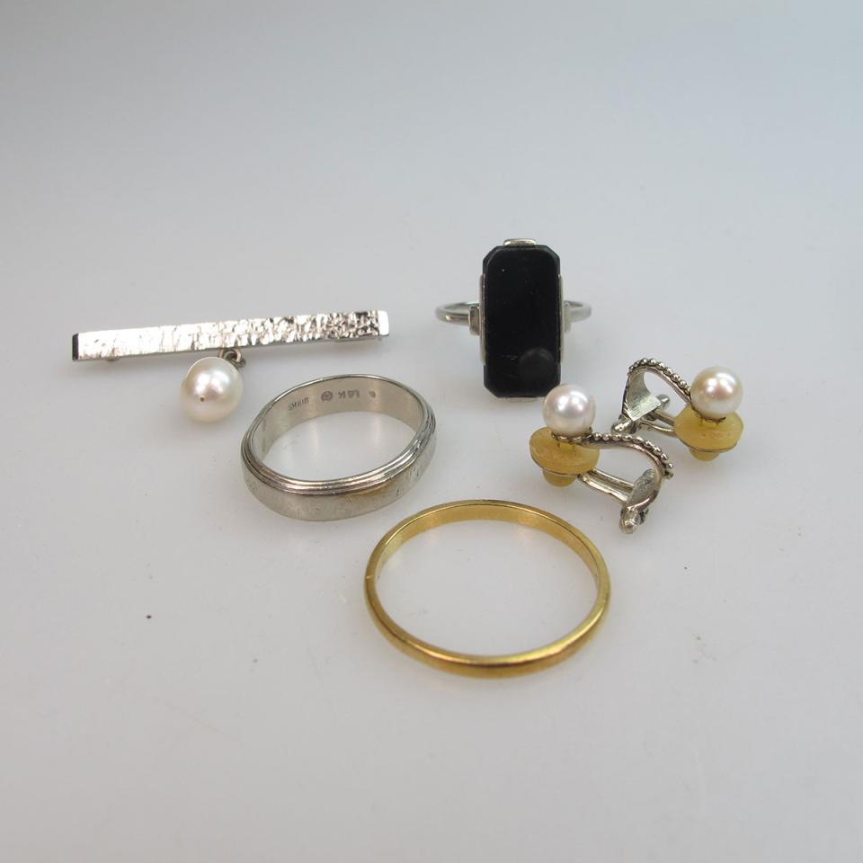 18k White Gold And Onyx Ring