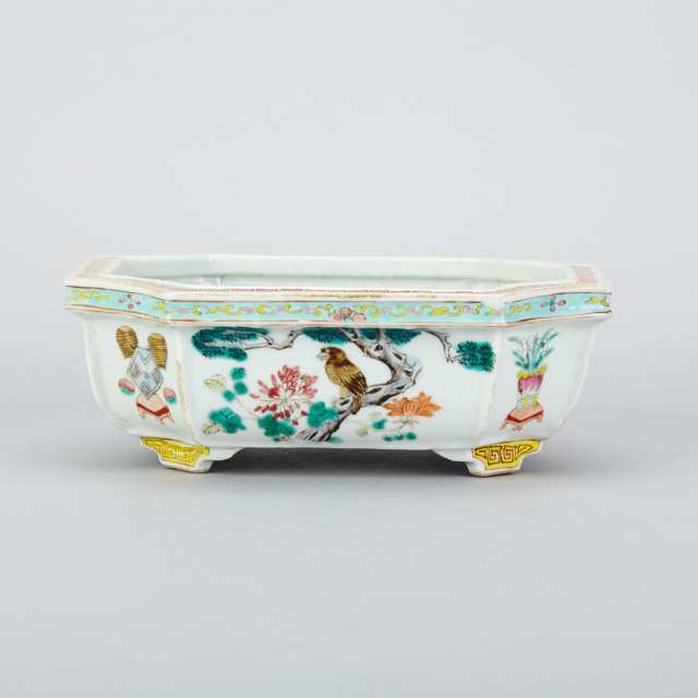 Famille Rose Planter, Late Qing Dynasty