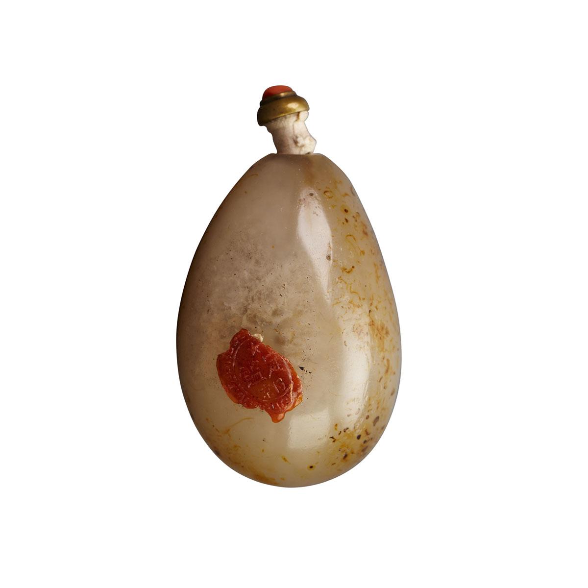 Yellowish Celadon Jade Pebble Snuff Bottle, 19th Century