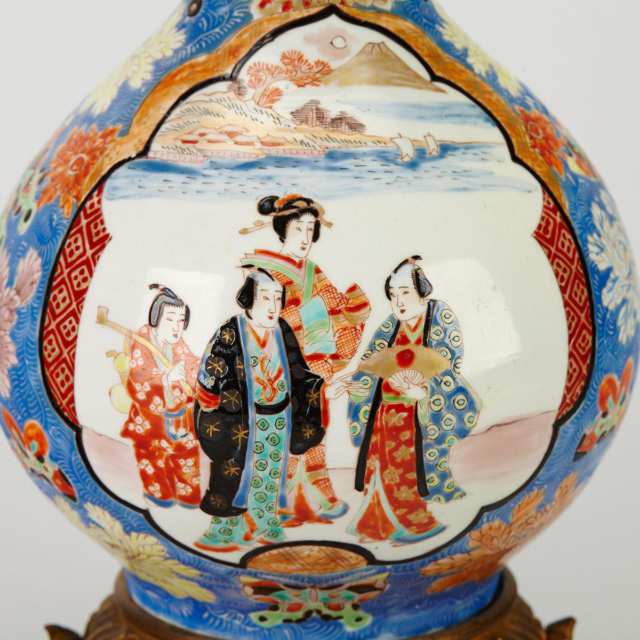 Fukugawa Double Gourd Vase, Meiji Period, Circa 1900