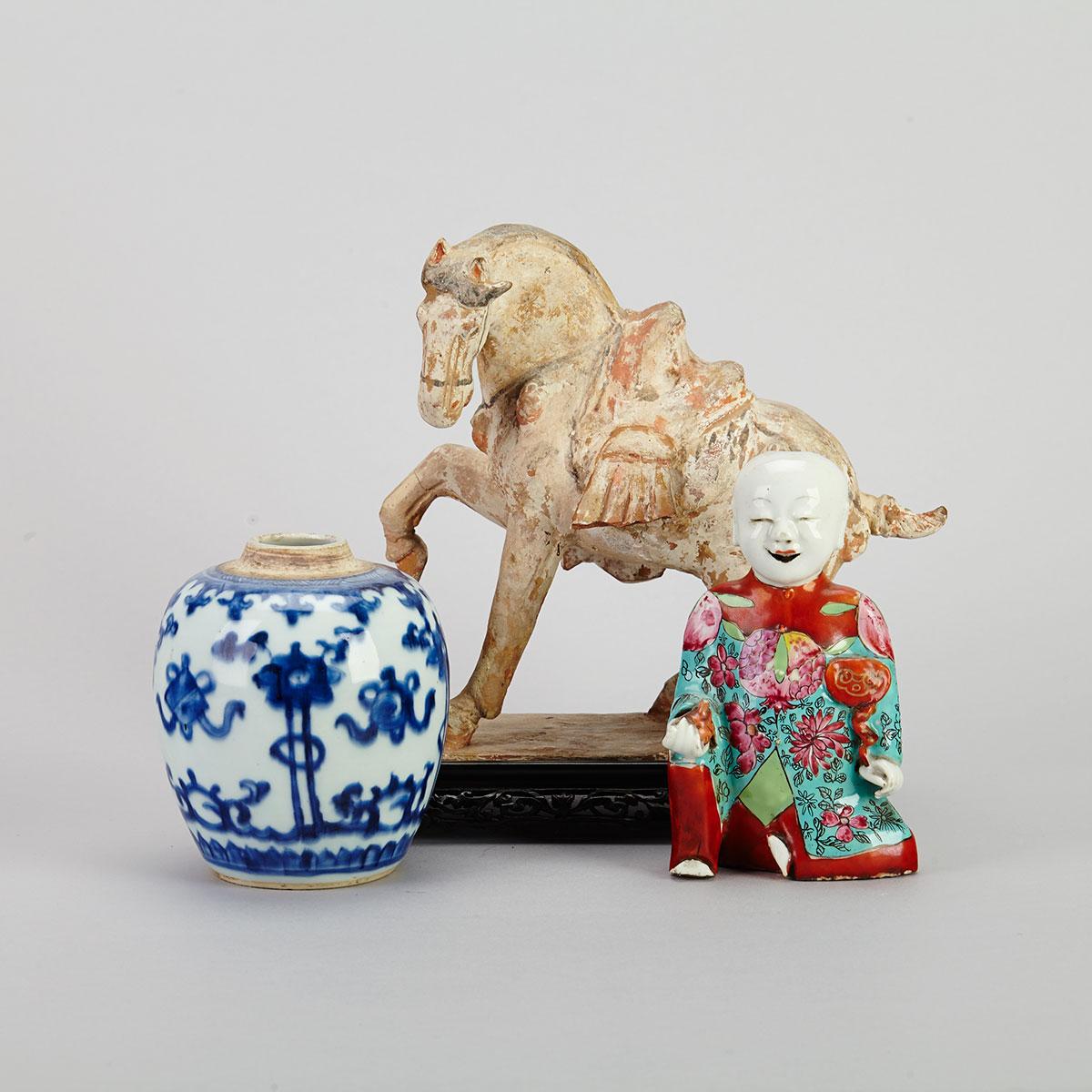 Two Chinese Porcelain Items, 18th/19th Century