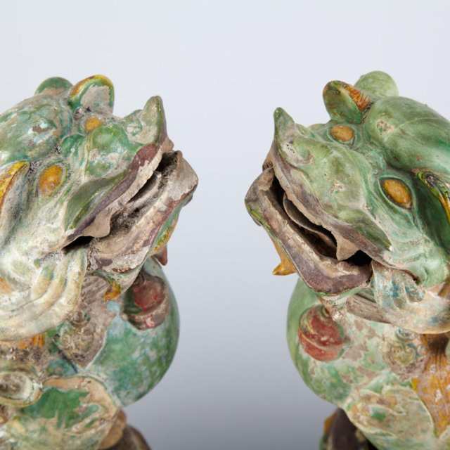 Pair of Sancai Lustre-Glazed Fu-Lions, 17th Century