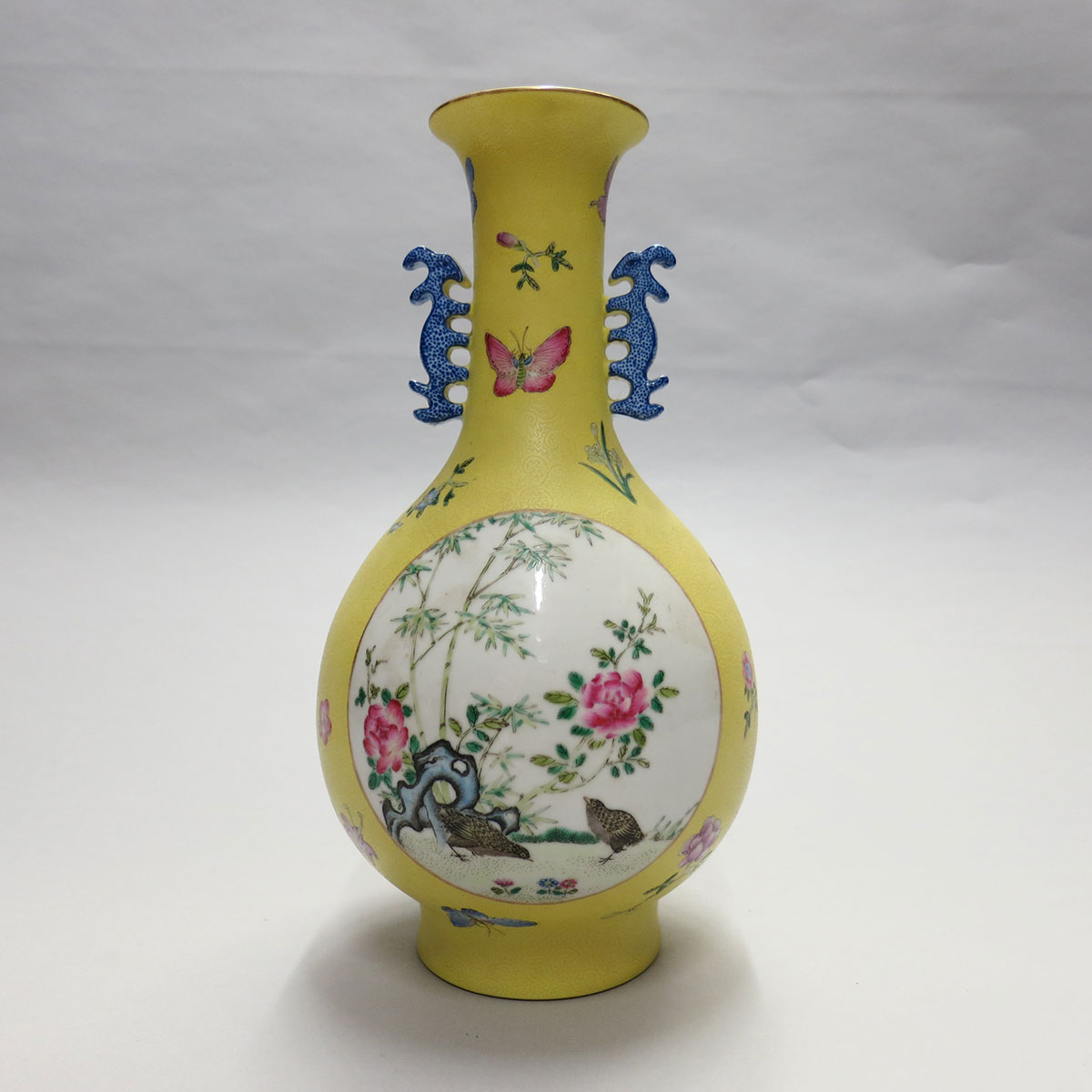 Famille Rose Yellow Ground Medallion Vase, Juren Tang Mark