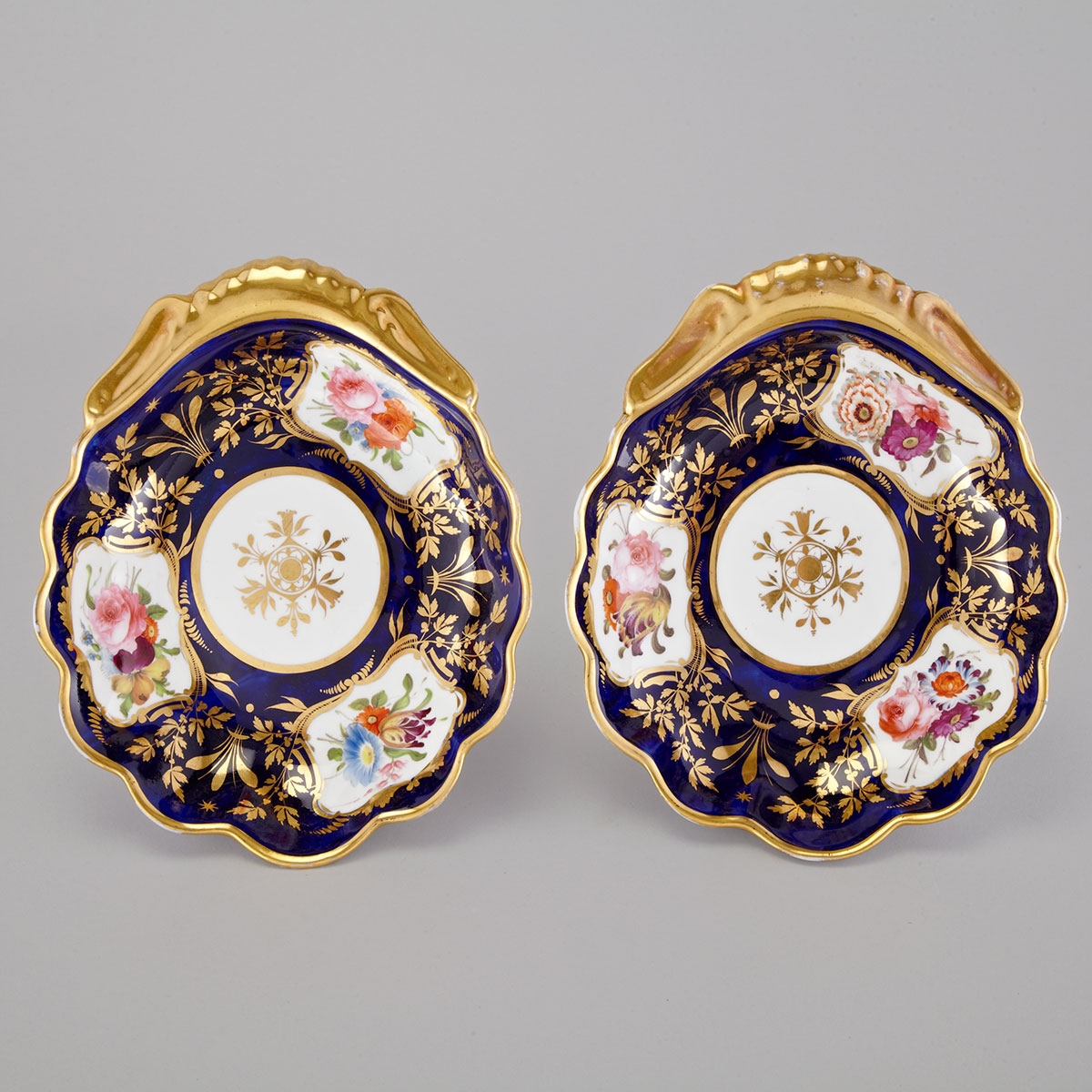 Pair of Davenport Blue-Ground Shell Dishes, c.1820