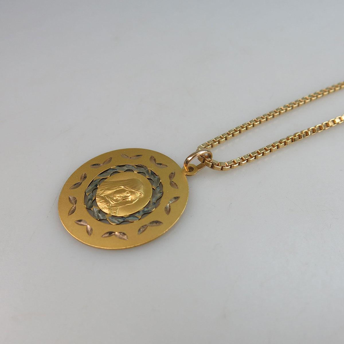 18k Yellow Gold Box Link Chain And Pendant