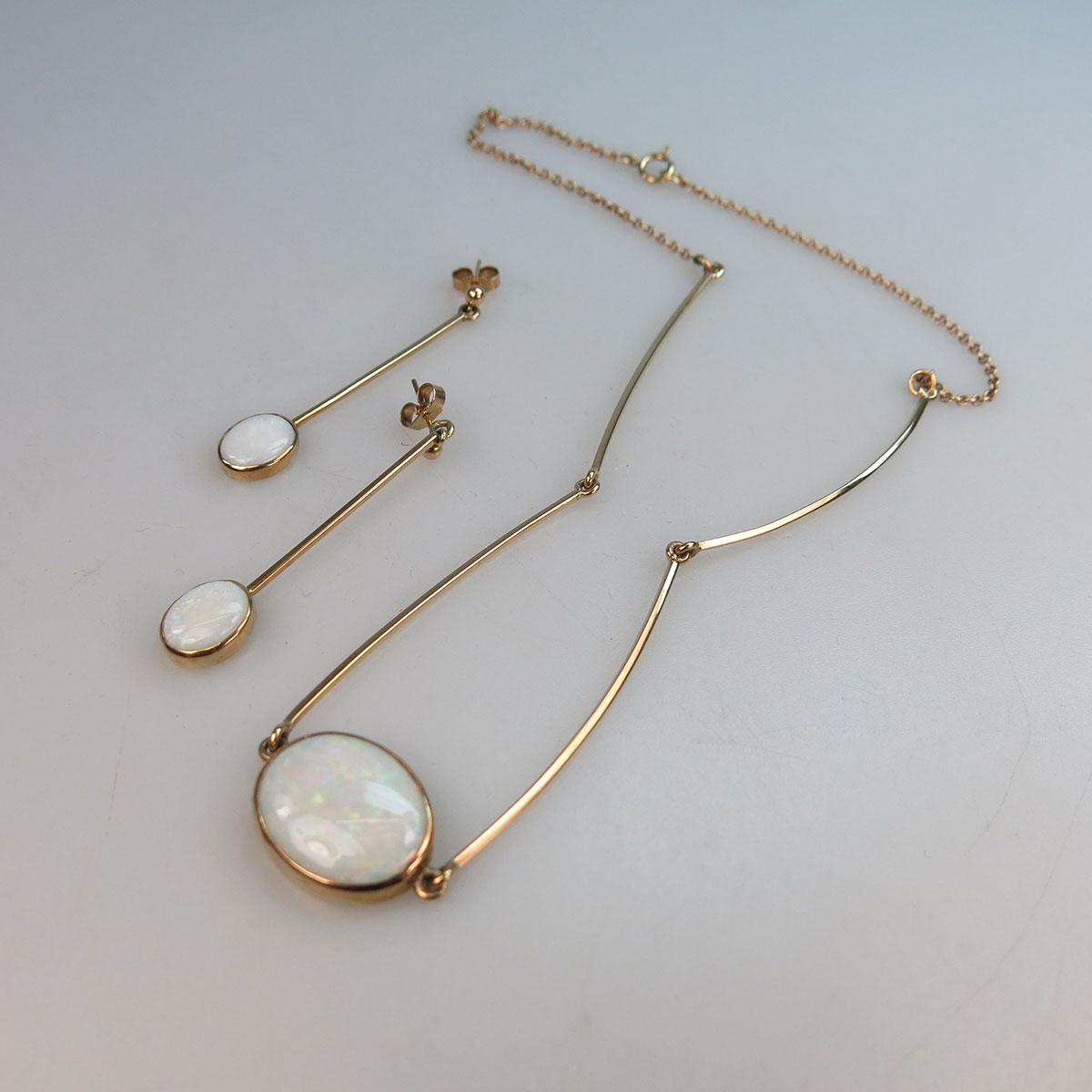 English 9k Yellow Gold Necklace And Drop Earrings set with oval opal cabochons