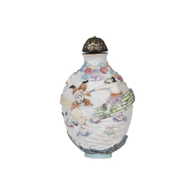 Famille Rose ‘Red Cliff’ Snuff Bottle, Qianlong Mark, 19th Century