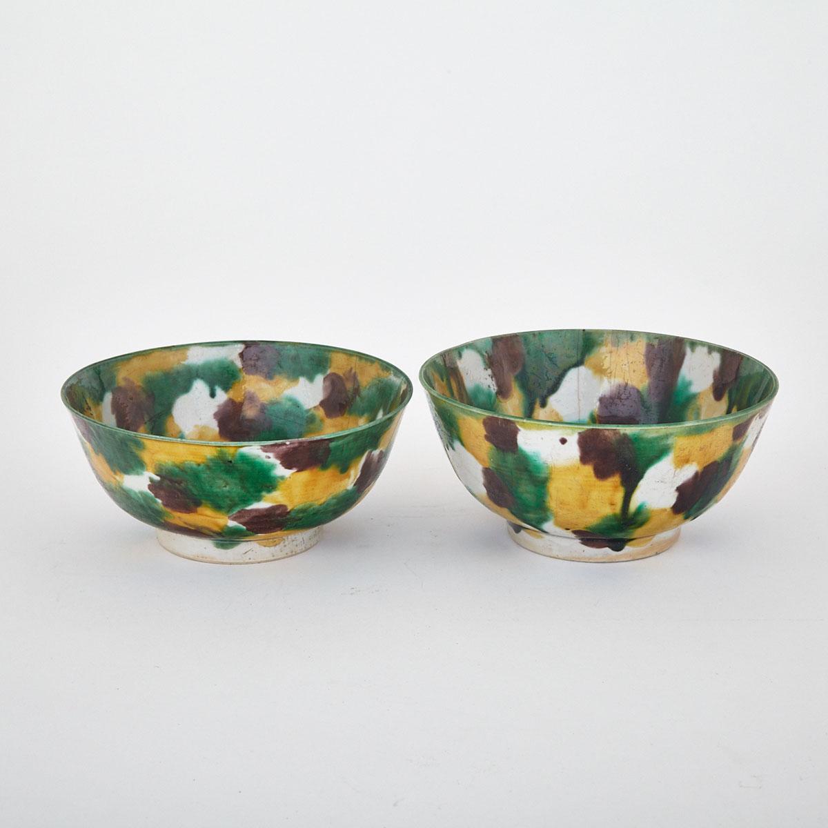 Pair of ‘Egg Yolk and Spinach’ Bowls, 17th Century
