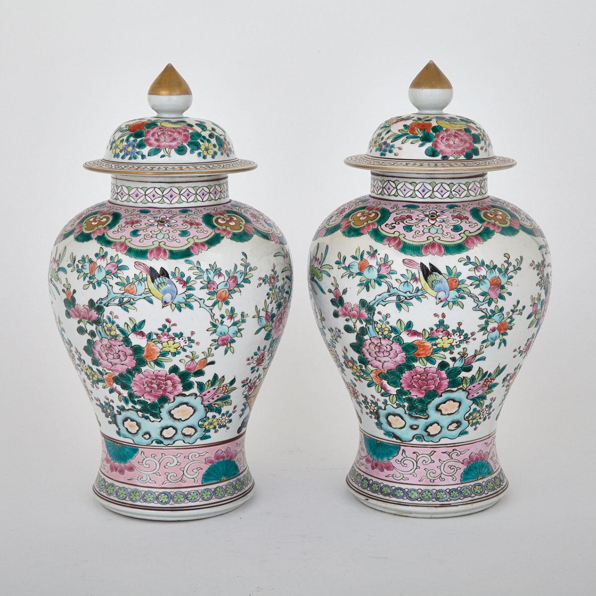 Pair of Samson Ginger Jars and Covers, France, 19th/20th Century