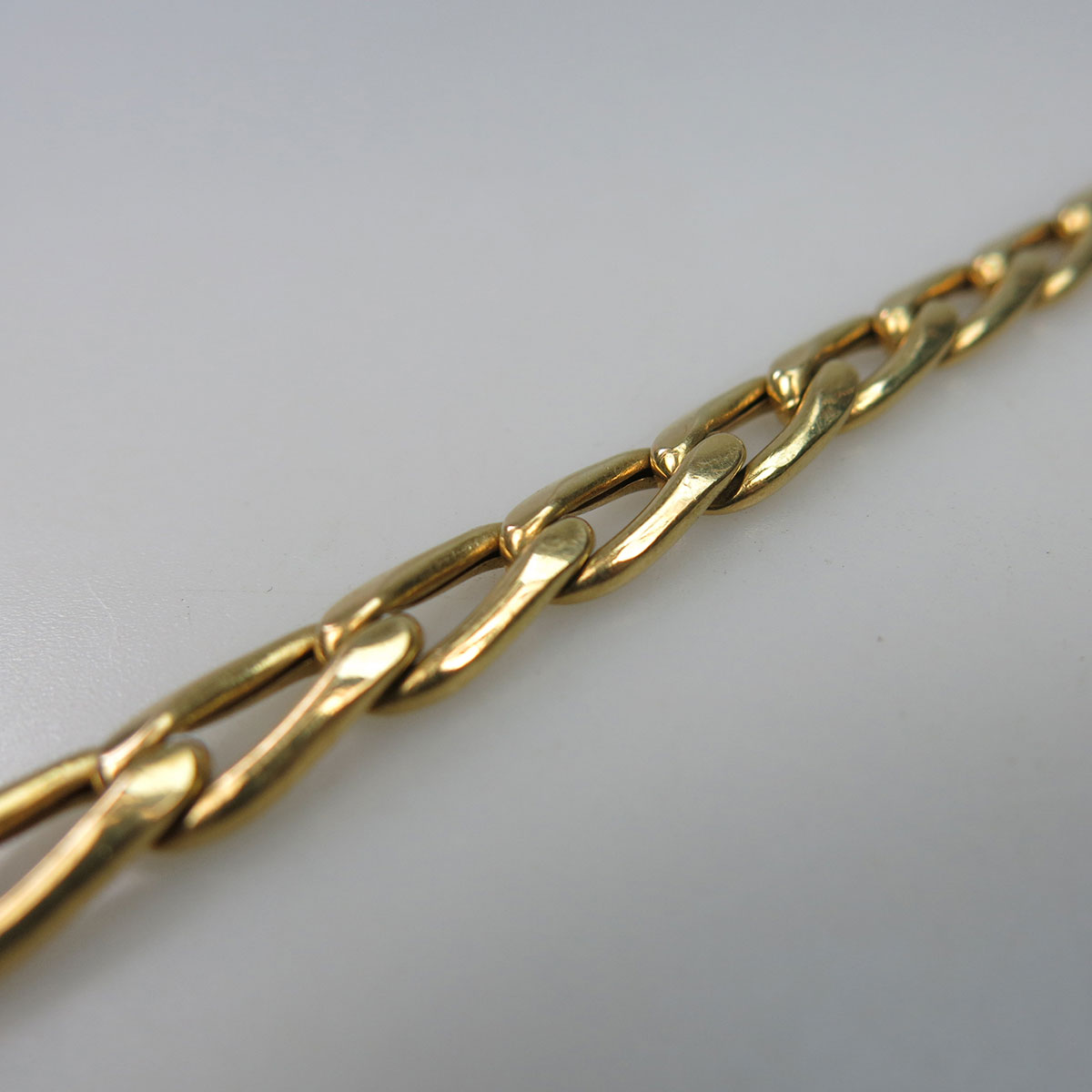 Italian 18k Yellow Gold Oval Curb Link Bracelet