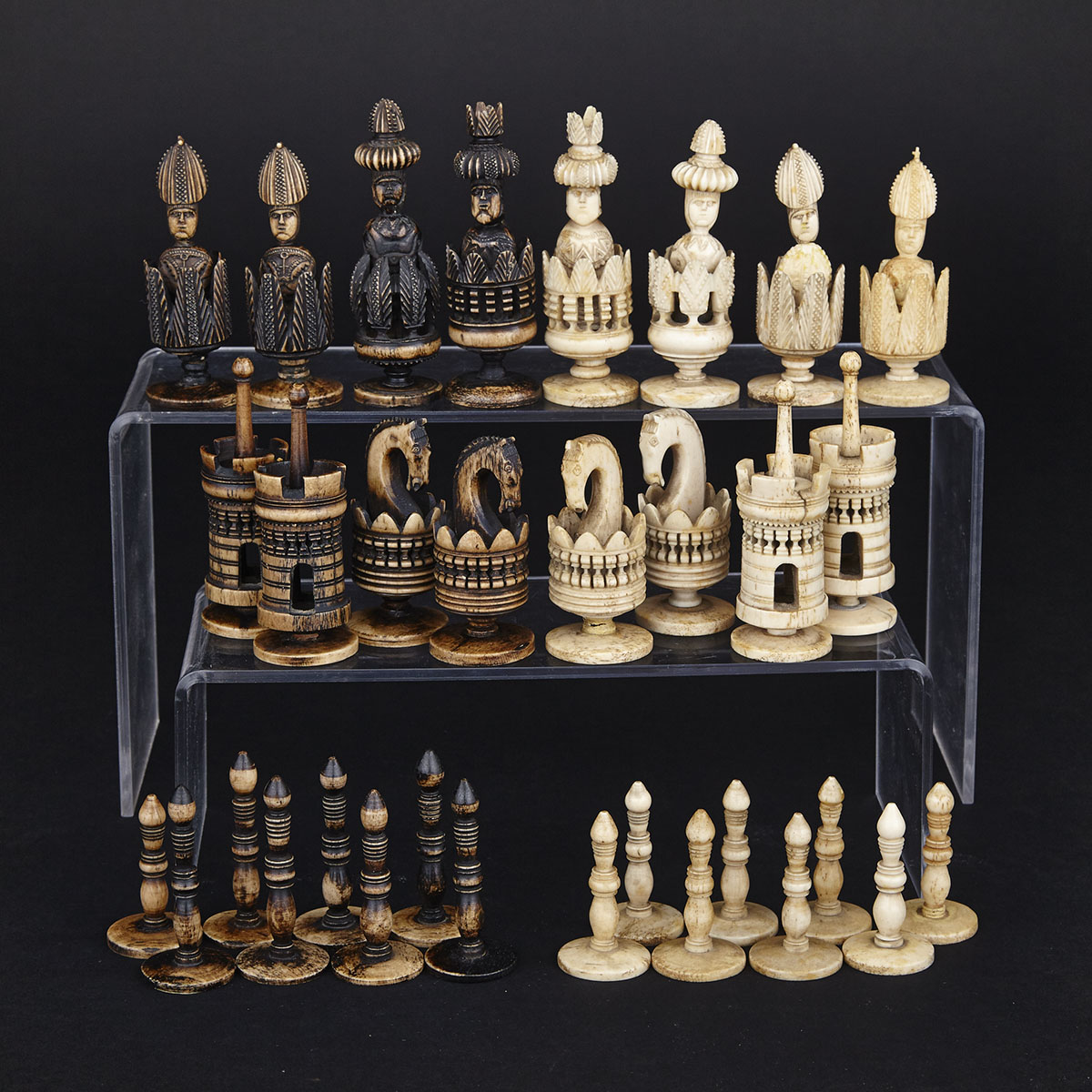 Spanish Turned and Carved Bone Bust Type ‘Pulpit’ Chess Set, c.1800