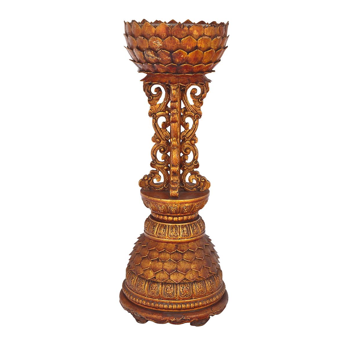 Large Gilt Lacquer Wood Lotus-Form Candle Pricket, 17th/18th Century