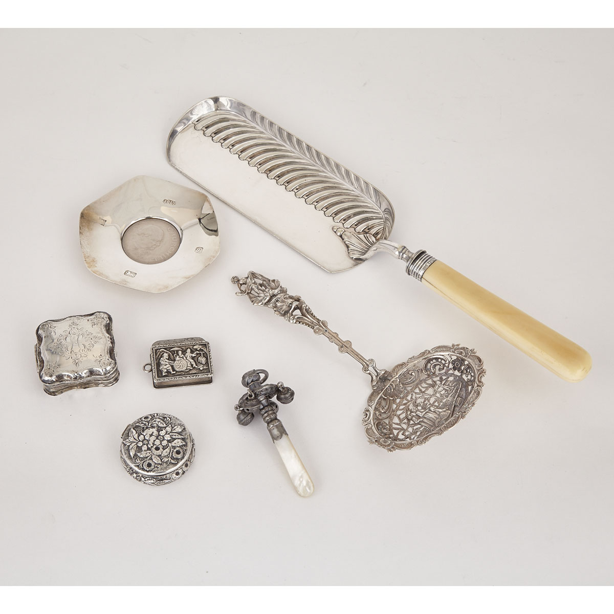 Grouped Lot of Victorian and Later Silver, late 19th/ 20th century