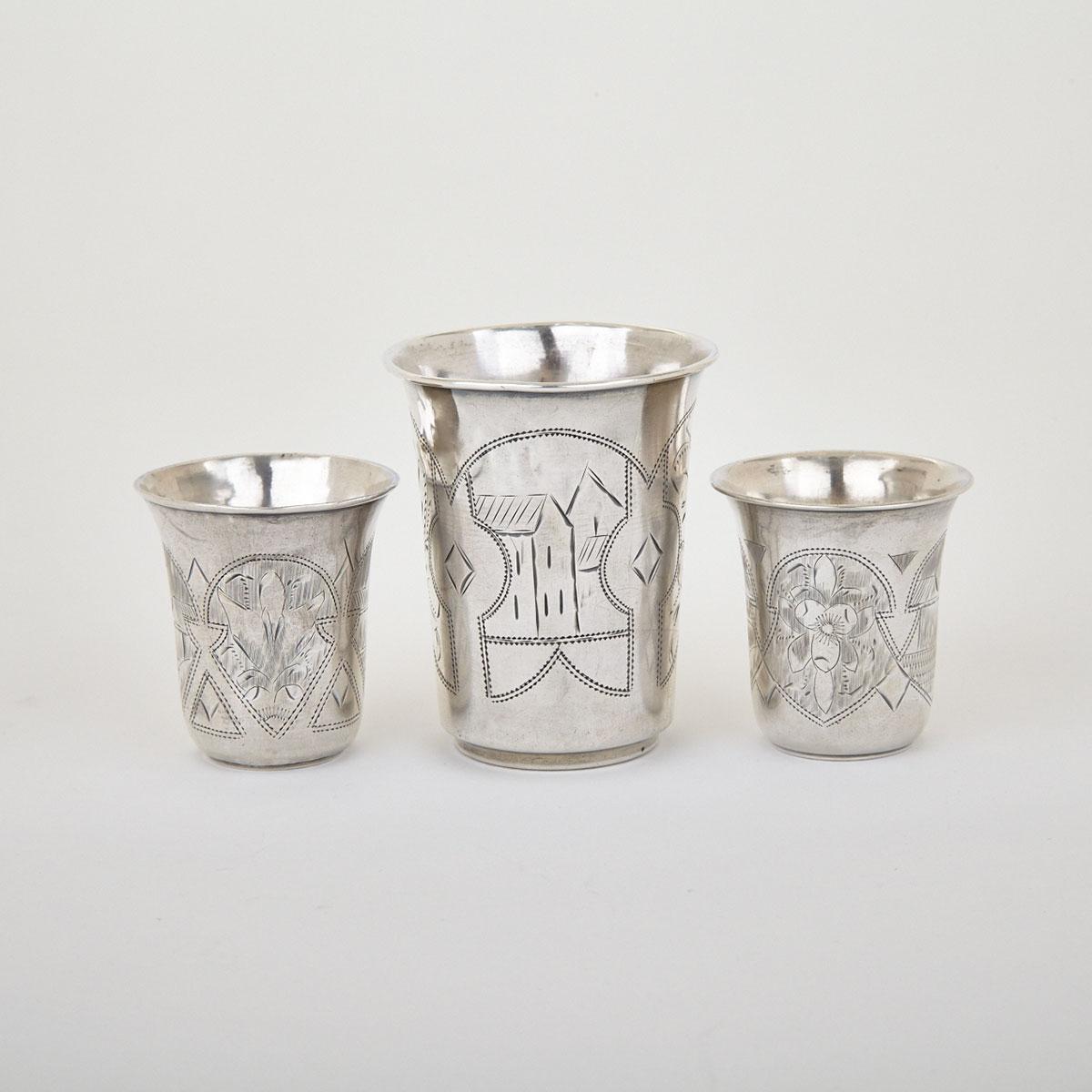 Group of Three Russian Silver Cups, Israel Eseevich Zakhoder, Kiev, late 19th century