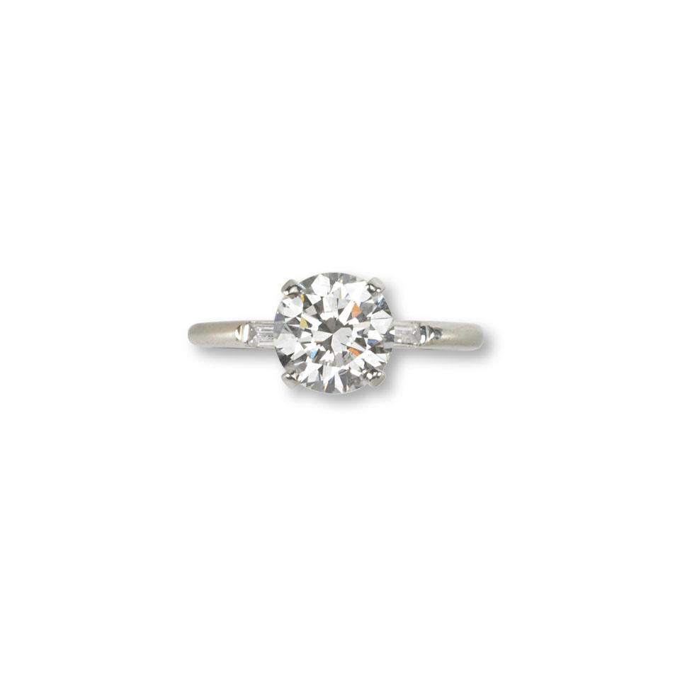 18k White Gold Solitaire Ring