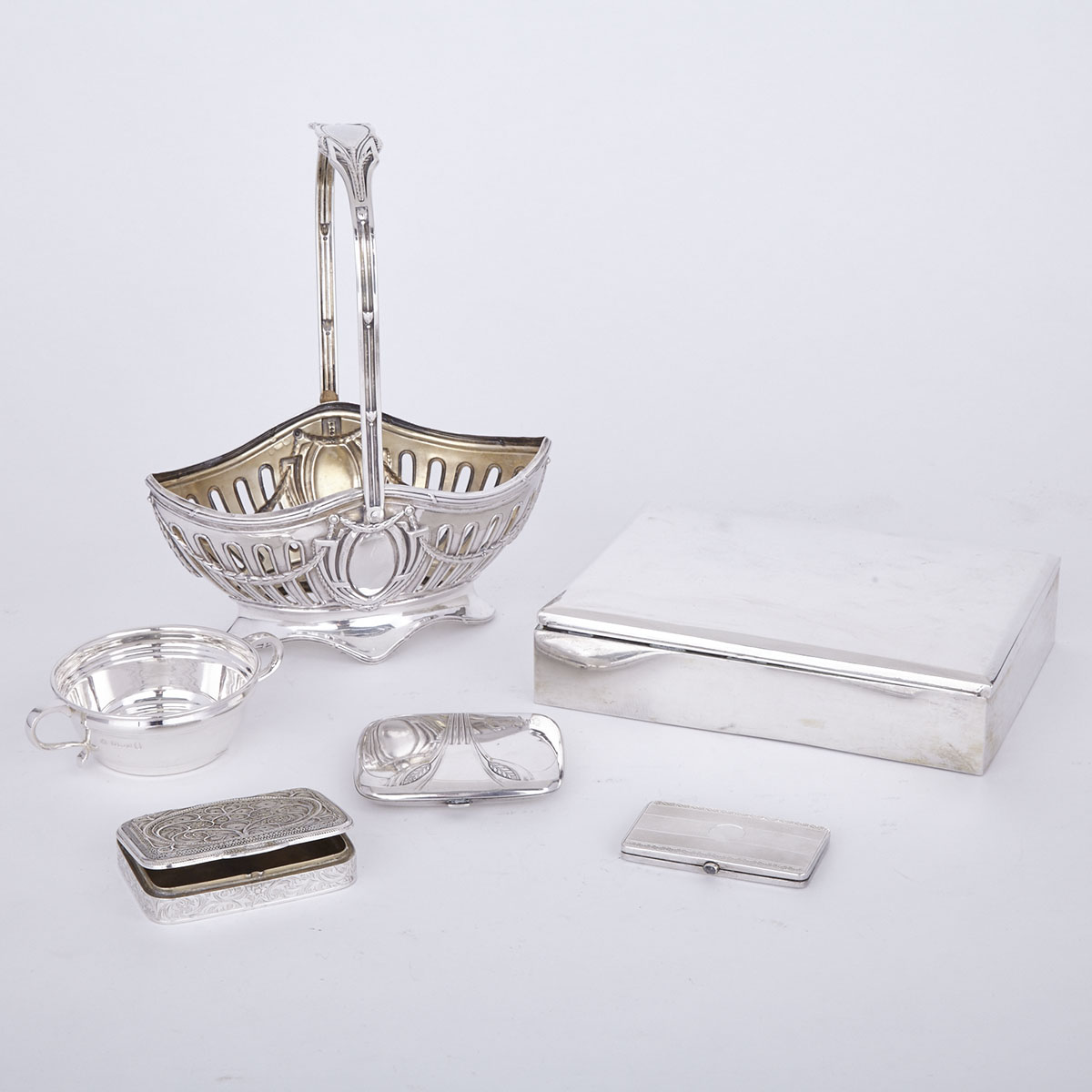 Group of Continental and English Silver Articles, 20th century