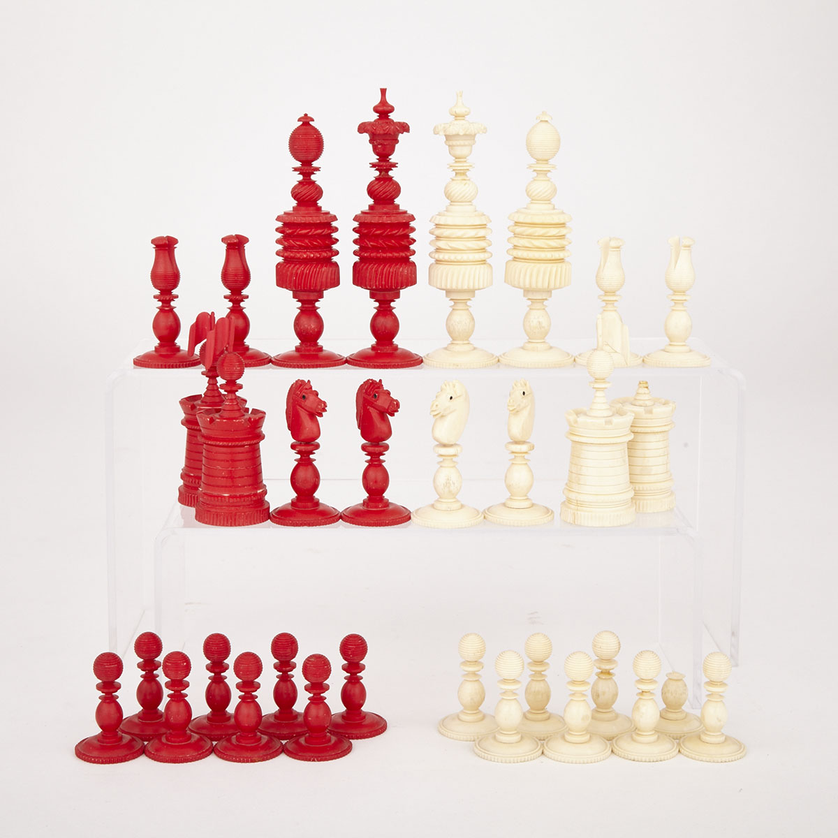 English Turned and Carved Bone ‘Barleycorn Pattern’ Chess Set, 19th century
